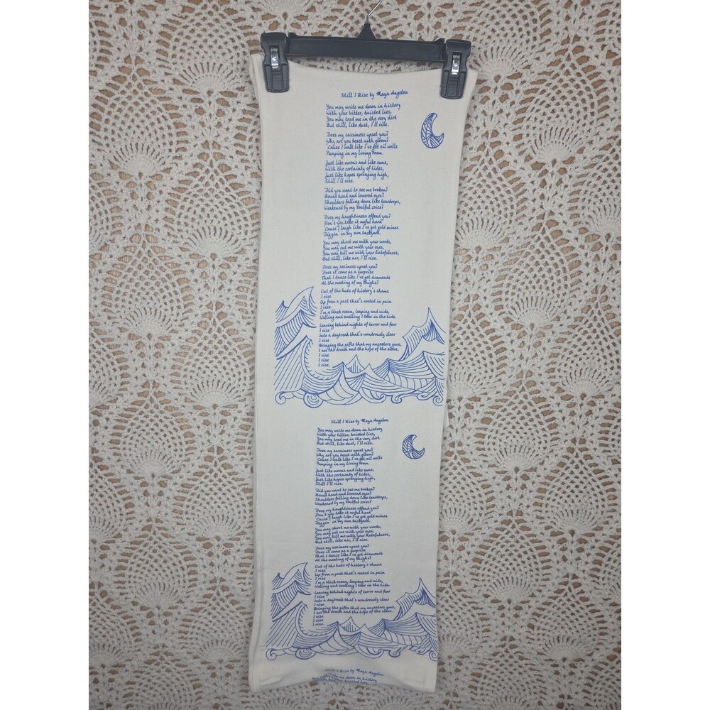 Storiarts Maya Angelou Still I Rise Book Infinity Scarf Cream Blue ART TO WEAR * - Picture 6 of 9